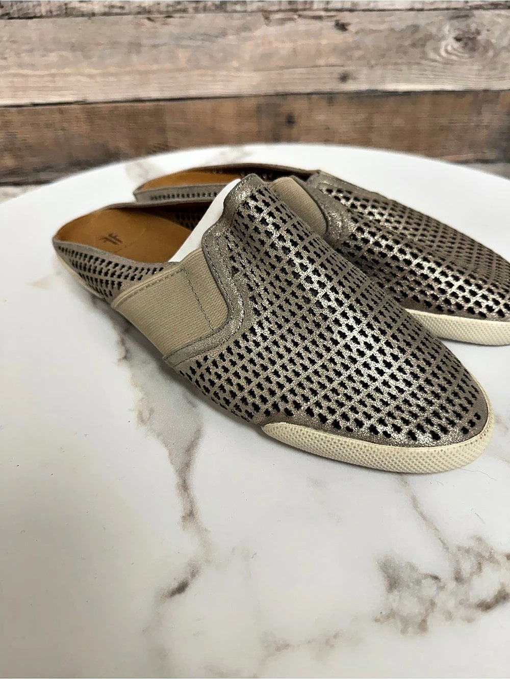 Frye Melanie Gore Perf Mule Silver